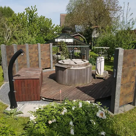 לינה וארוחת בוקר La Parenthese Enchantee *